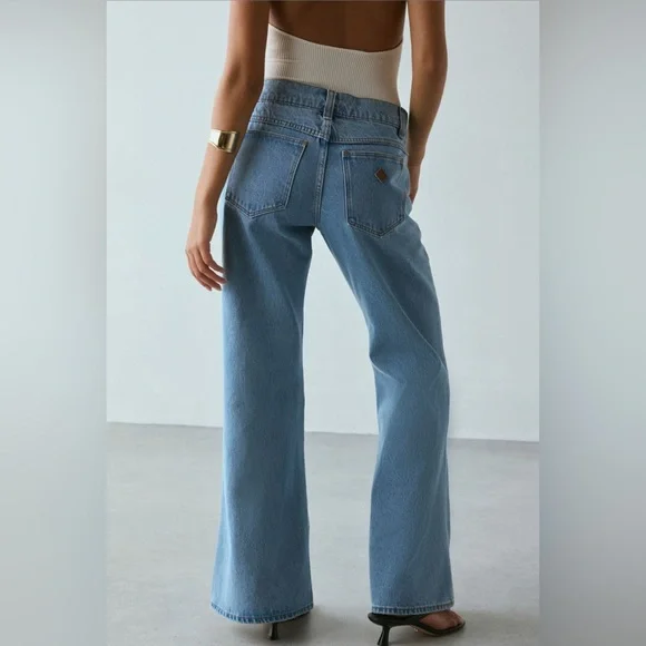 Abrand 99 Gigi Low-Rise Baggy Flare Jean - Picture 2 of 4